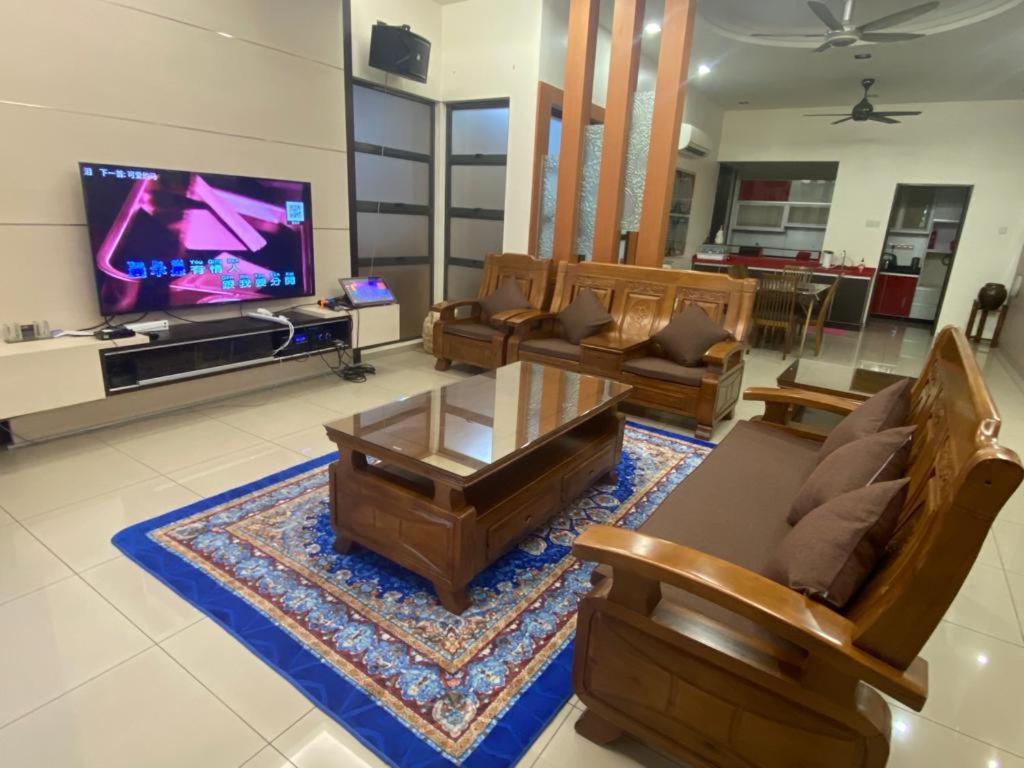 Villa Near Spice Arena 4Br 24Pax With Ktv Pool Table And Kids Swimming Pool Bayan Lepas Eksteriør bilde